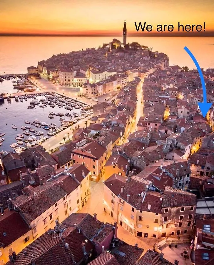 A Charming One-Bedroom Apartment In The Heart Of 'Rovinj'  Ρόβινι
