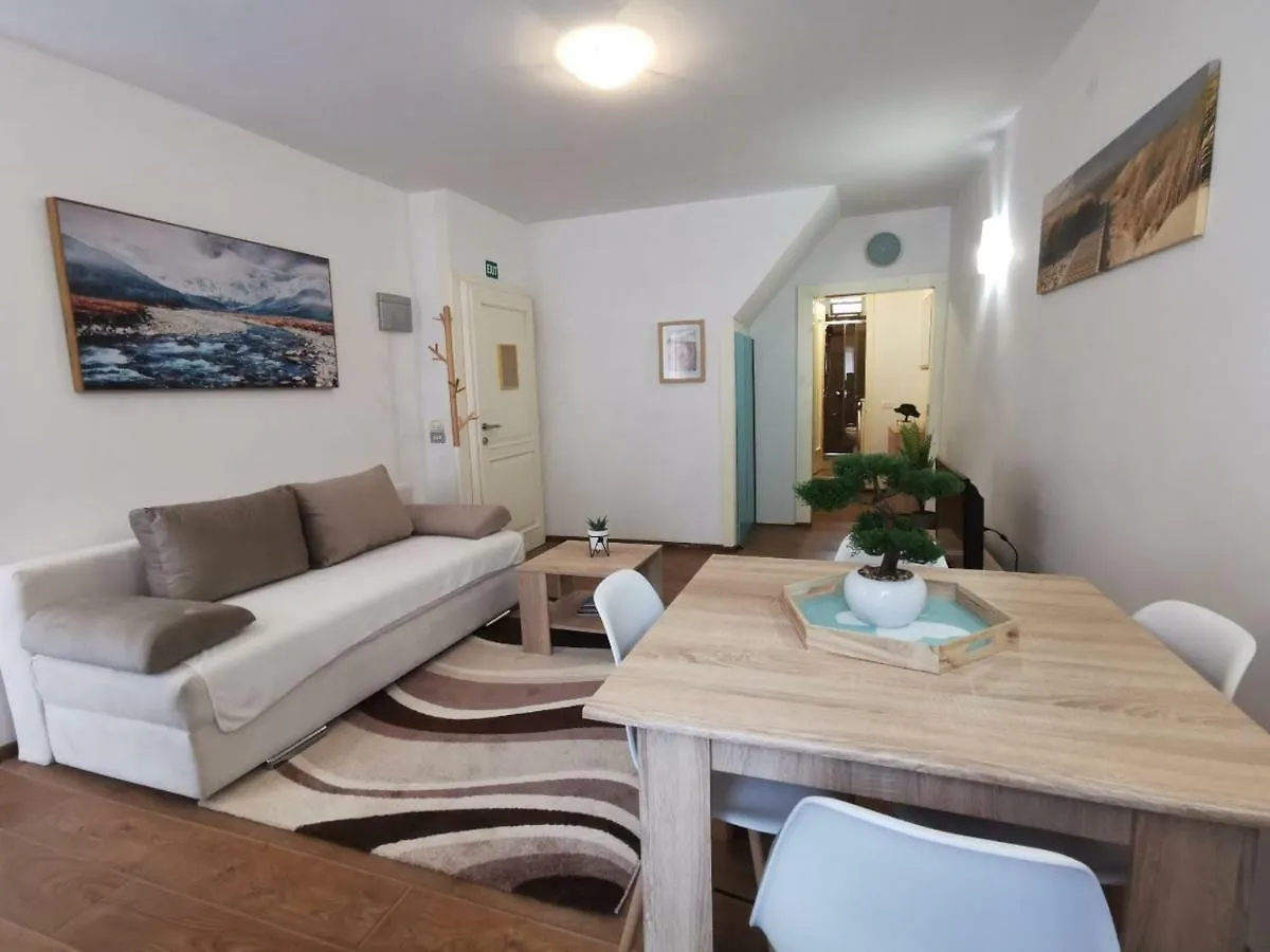 A Charming One-Bedroom Apartment In The Heart Of 'Rovinj' Ρόβινι